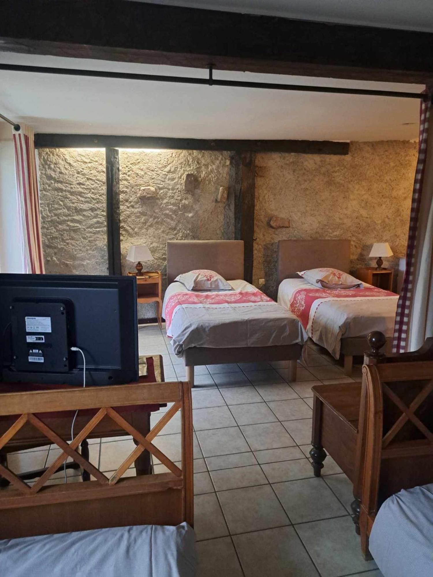 Chambres D'Hotes Les Hirondelles Gaubiving Bagian luar foto