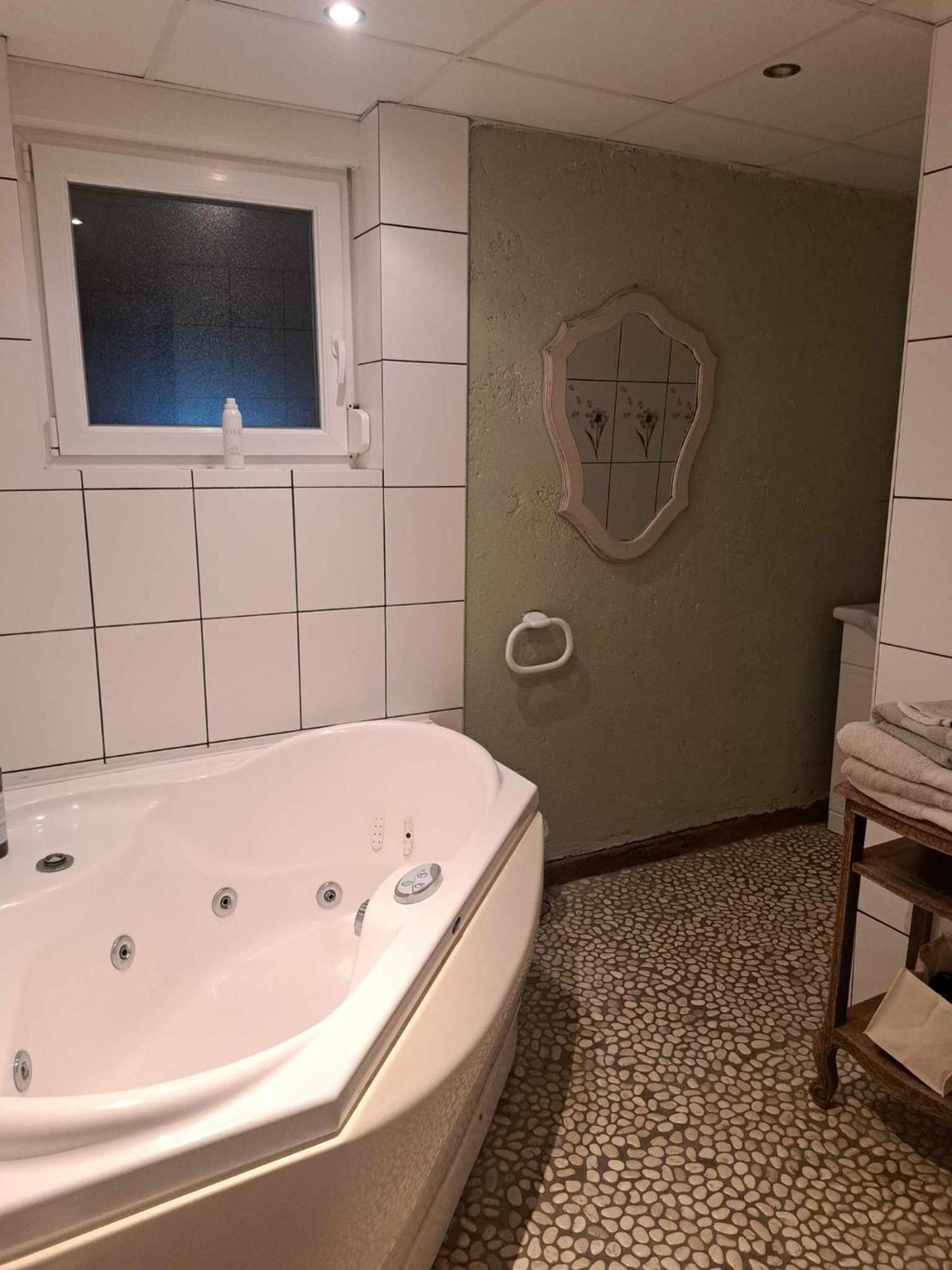 Chambres D'Hotes Les Hirondelles Gaubiving Bagian luar foto