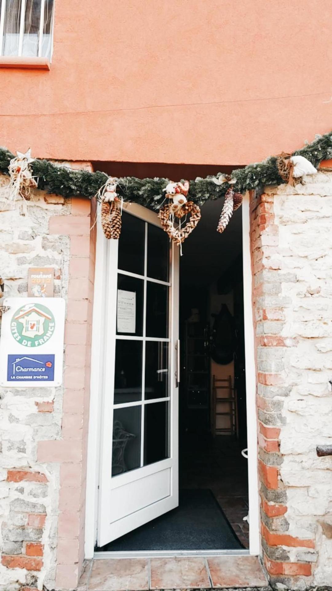 Chambres D'Hotes Les Hirondelles Gaubiving Bagian luar foto